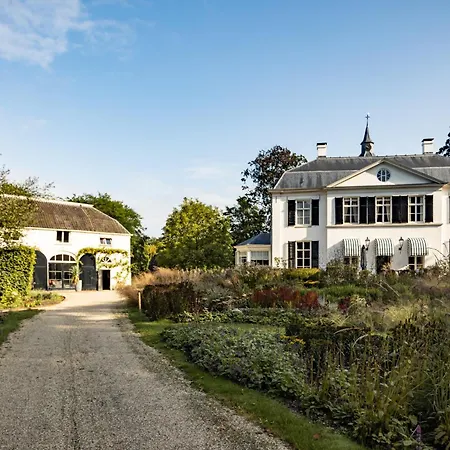 Landgoed Loenen Bed & Breakfast 4*