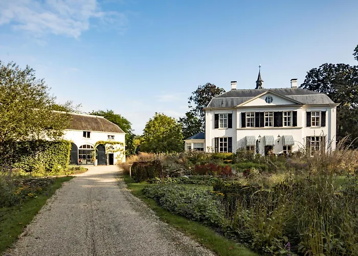 Landgoed Loenen Bed & Breakfast 4*