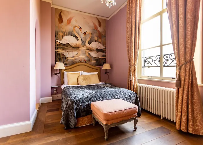 Landgoed Loenen Bed & Breakfast 4*